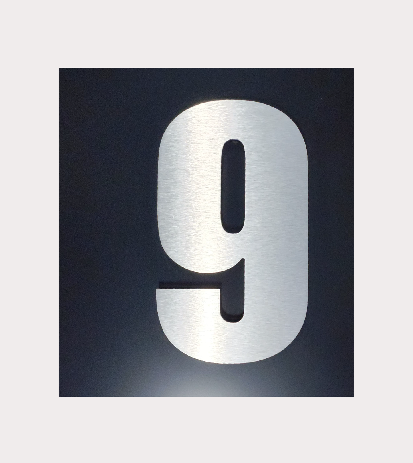 Numéro civique Moderne 9 argent brossé